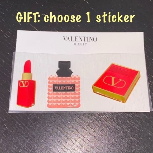 Valentino Spike Matte Lipstick in Couture in the Streets 134R - Picture 7 of 7